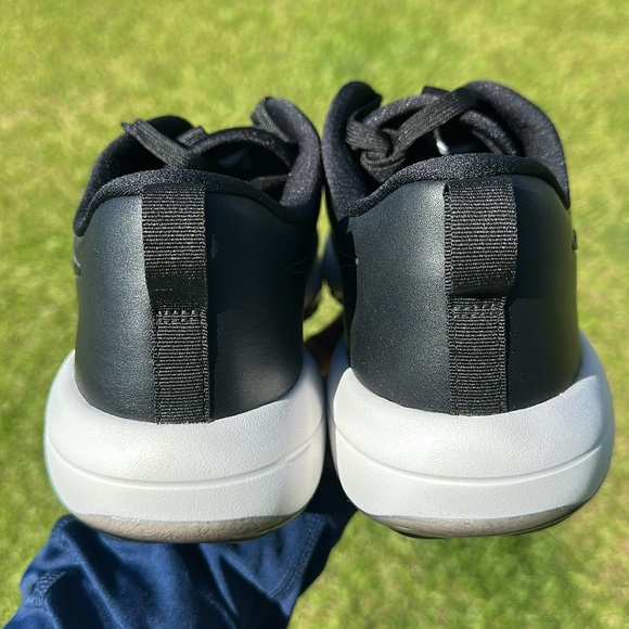 Nike Men’s Roshe G Tour Black/White Golf Shoes - Picture 4 of 7